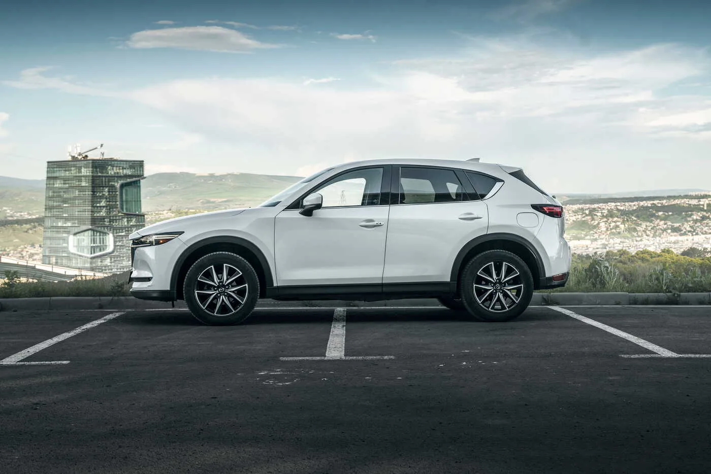 Mazda CX-5 2019 - side view