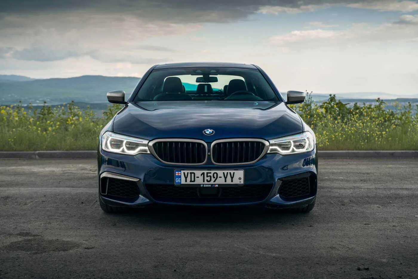 BMW M550 2019 - rear view - RentGeo Cars