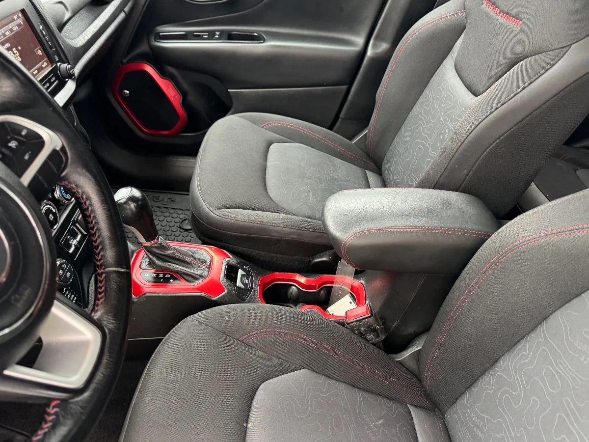 Jeep Renegade 2019 - side view