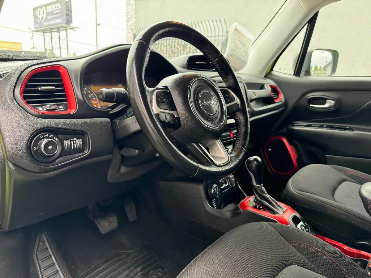 Jeep Renegade 2019 - rear view - RentGeo Cars