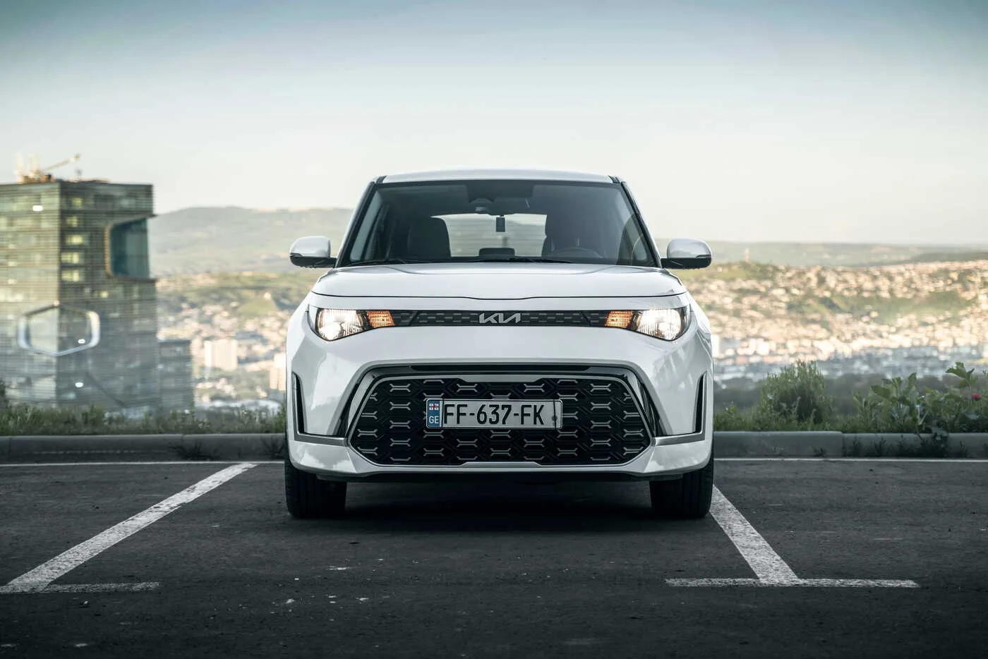 KIA SOUL 2023 - side view